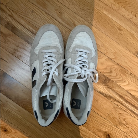 Veja V-10 B Mesh Sneakers